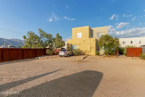 3136 N Winstel Blvd, Tucson, AZ 85716