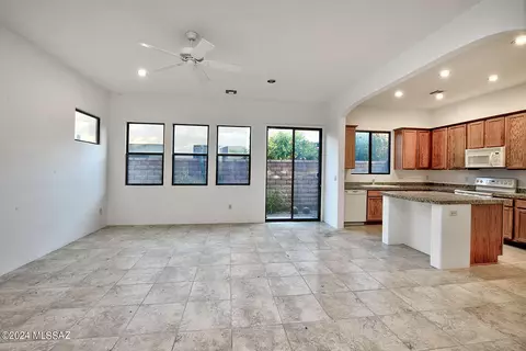 Living - 152 E Croydon Park Rd, Tucson, AZ 85704 photo 1 of 4