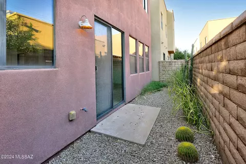 Exterior - 152 E Croydon Park Rd, Tucson, AZ 85704 photo 7 of 10