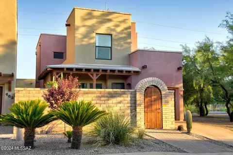 152 E Croydon Park Rd, Tucson, AZ 85704