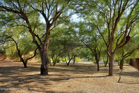 Exterior - 152 E Croydon Park Rd, Tucson, AZ 85704 photo 2 of 10