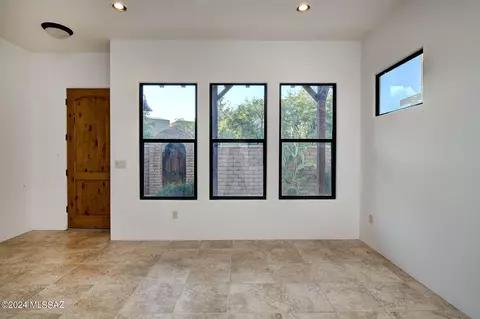 Living - 152 E Croydon Park Rd, Tucson, AZ 85704 photo 3 of 4