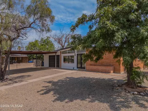 7122 E Kingston Dr, Tucson, AZ 85710