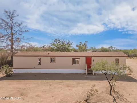 7715 N Desert Pass Rd, Tucson, AZ 85743