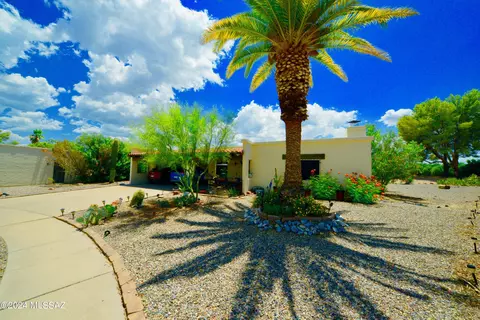 1928 S Abrego Dr, Green Valley, AZ 85614