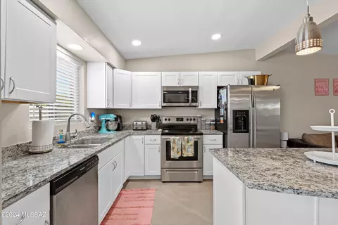 6306 E Colgate Dr, Tucson, AZ 85710 photo 10