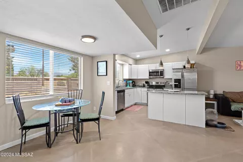 6306 E Colgate Dr, Tucson, AZ 85710 photo 7