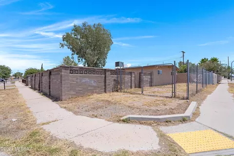 6306 E Colgate Dr, Tucson, AZ 85710 photo 5