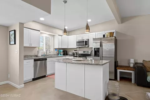 6306 E Colgate Dr, Tucson, AZ 85710 photo 9