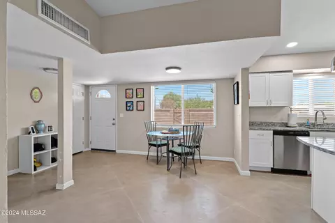 6306 E Colgate Dr, Tucson, AZ 85710 photo 8