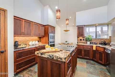 1924 E Campbell Ter, Tucson, AZ 85718