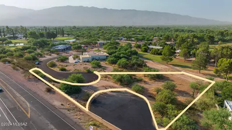 2386 N Soldier Trl, Tucson, AZ 85749