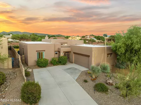 10775 S Grey Mist Ct, Vail, AZ 85641