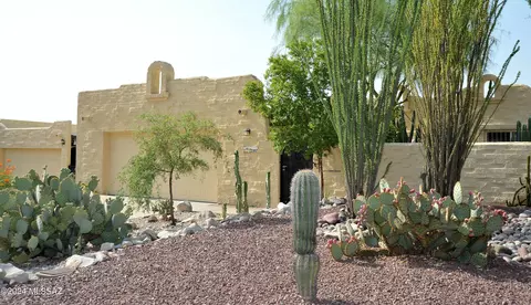 2337 W Tucana St, Tucson, AZ 85745