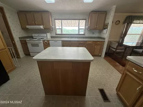13446 E Trailing Heart Ln, Vail, AZ 85641 photo 11