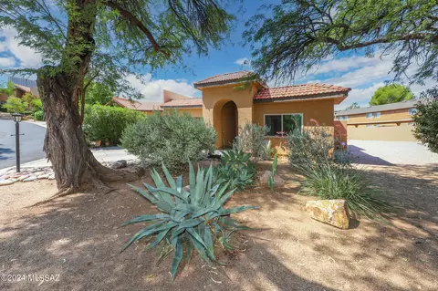 4952 E South Regency Cir, Tucson, AZ 85711