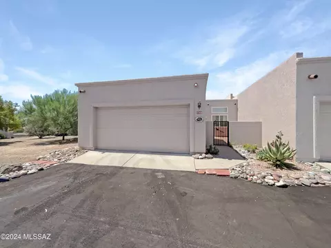 1740 N Rio Mayo, Green Valley, AZ 85614