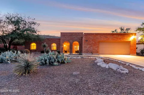 7561 E Knollwood Pl, Tucson, AZ 85750