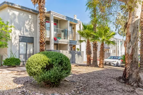 1620 N Wilmot Rd #F123, Tucson, AZ 85712