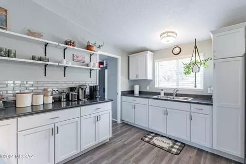 4620 E Redtail Hawk Ln, Tucson, AZ 85739 photo 12