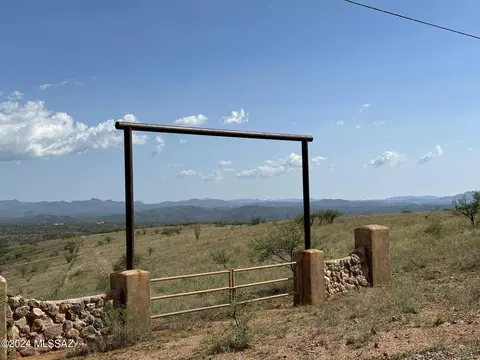 187 Lado De Loma Dr, Patagonia, AZ 85624