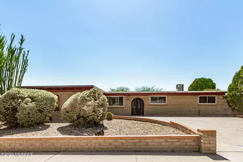2942 S Hearthstone Dr, Tucson, AZ 85730