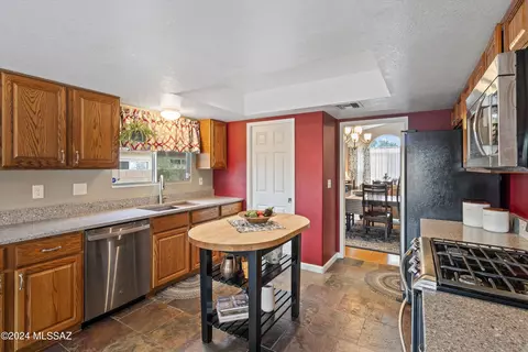 8051 E Hampton Dr, Tucson, AZ 85715 photo 10
