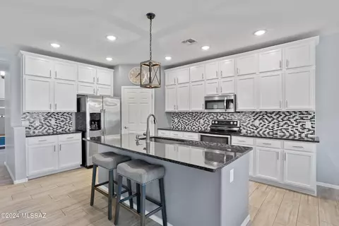 8008 S Tate Loop, Tucson, AZ 85756 photo 3
