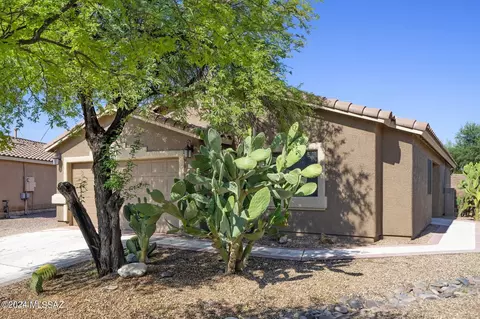 2266 W Roundwood Pl, Tucson, AZ 85745
