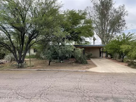 2750 E Croyden St, Tucson, AZ 85716