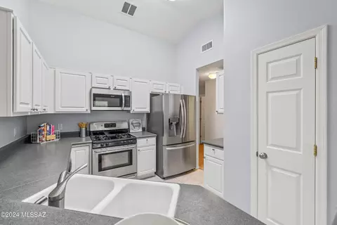 Kitchen - 2588 E Chisel Ct, Oro Valley, AZ 85755 photo 2 of 4