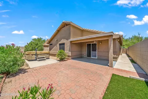 Exterior - 2588 E Chisel Ct, Oro Valley, AZ 85755 photo 1 of 8