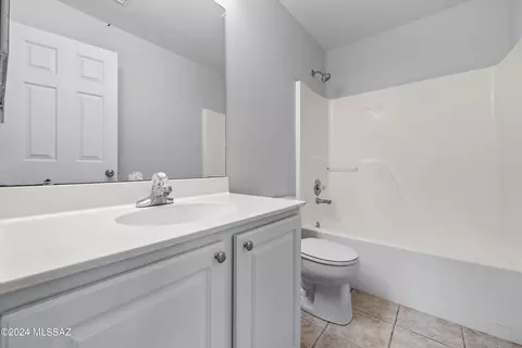 Bath - 2588 E Chisel Ct, Oro Valley, AZ 85755 photo 3 of 3