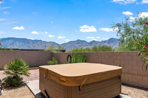 Exterior - 2588 E Chisel Ct, Oro Valley, AZ 85755 photo 5 of 8