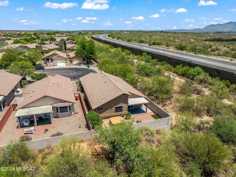 View/Area - 2588 E Chisel Ct, Oro Valley, AZ 85755 photo 2 of 7