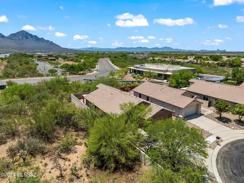 View/Area - 2588 E Chisel Ct, Oro Valley, AZ 85755 photo 4 of 7