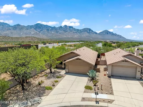 View/Area - 2588 E Chisel Ct, Oro Valley, AZ 85755 photo 1 of 7