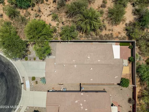 View/Area - 2588 E Chisel Ct, Oro Valley, AZ 85755 photo 6 of 7