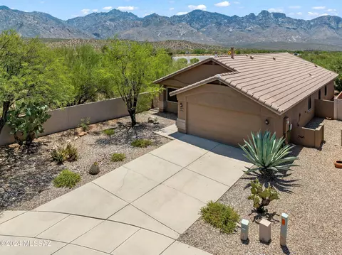 Exterior - 2588 E Chisel Ct, Oro Valley, AZ 85755 photo 7 of 8
