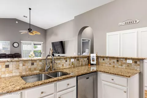 3863 W Orion St, Tucson, AZ 85742