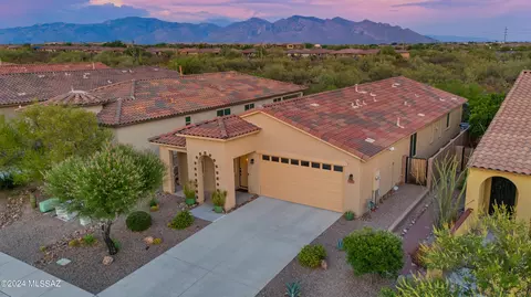 12072 N Golden Mirror Dr, Marana, AZ 85658