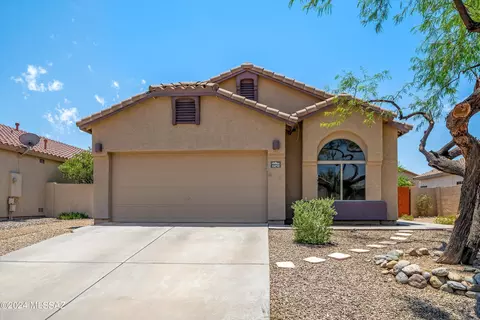 6151 W Sandburg Ct, Tucson, AZ 85743