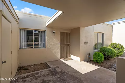 1009 N Caribe Ave, Tucson, AZ 85710