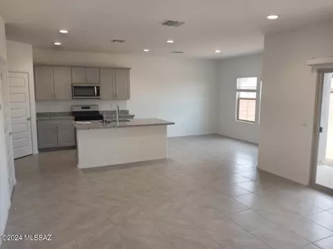 12177 E Ava Lynn Dr W, Vail, AZ 85641 photo 2