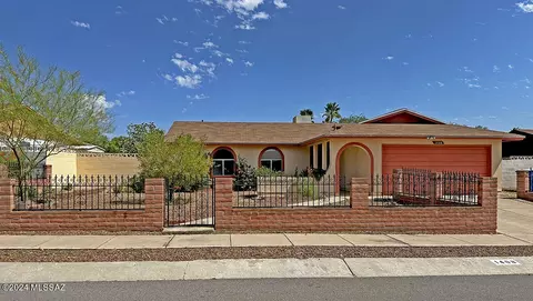 1408 S Lynx Dr, Tucson, AZ 85713
