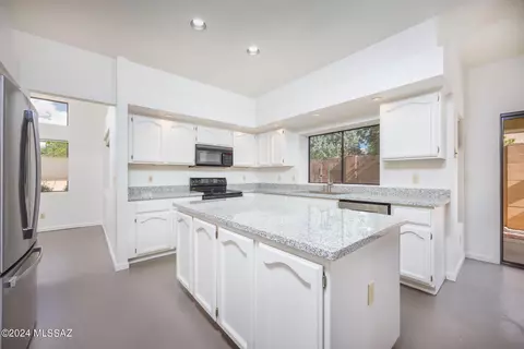 7708 E Marquise Dr, Tucson, AZ 85715