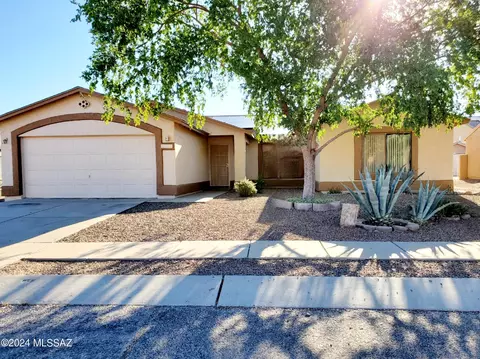 4941 S Larch Pl, Tucson, AZ 85746