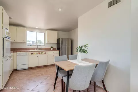 6624 E Nelson Dr, Tucson, AZ 85730 photo 11