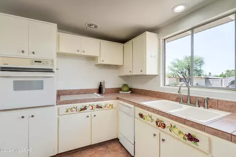 6624 E Nelson Dr, Tucson, AZ 85730 photo 17