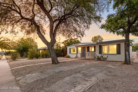 2305 E 19th St, Tucson, AZ 85719 photo 3